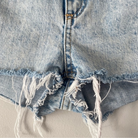 Rag & Bone Mid Rise Frayed Hem Boyfriend Jean Shorts in Clean Madison 25 - Picture 9 of 14